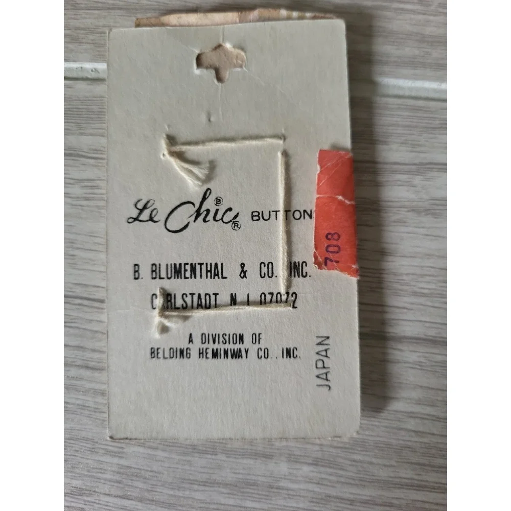 vintage 1410 yellow sewing buttons Le Chic Japan Arts Crafts Size 22‎ 9/16